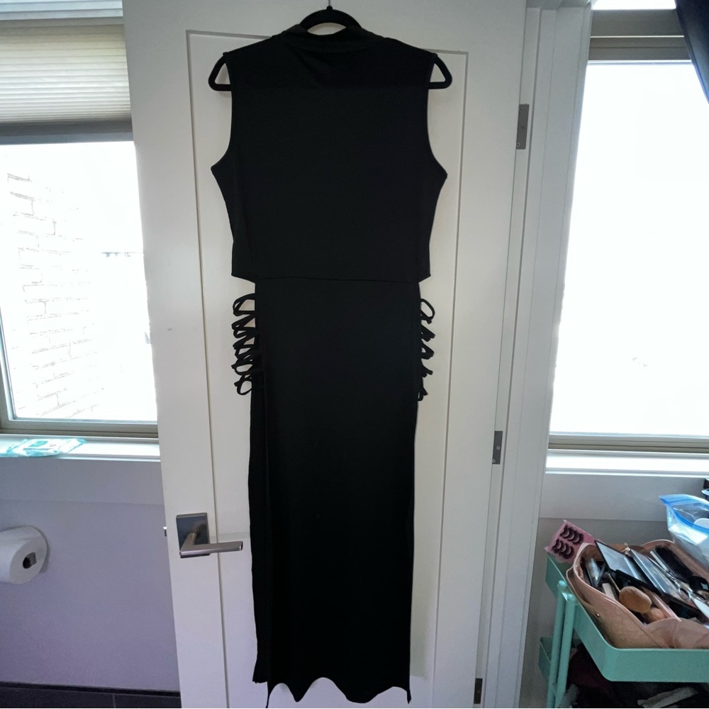 Sleeveless Open Sided Maxi Black Dress - Picture 2 of 15